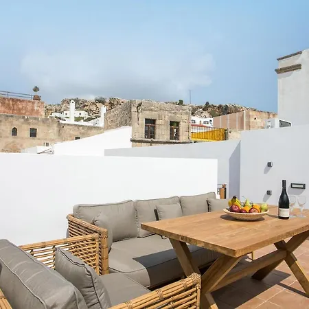 Vakantiehuis Pera 2-bedroom In The Center Of